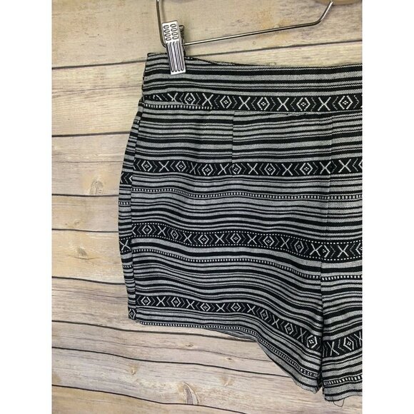 Forever 21 Medium Boho High Waisted Shorts Zip - Picture 4 of 10